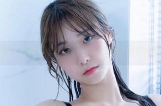 Myung Ah与她的红裙，这种感觉很难用作品来解释
